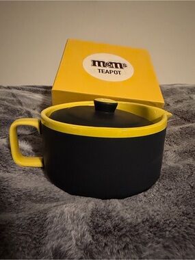 M&M'S Black Teapot with Yellow Trim and Handle